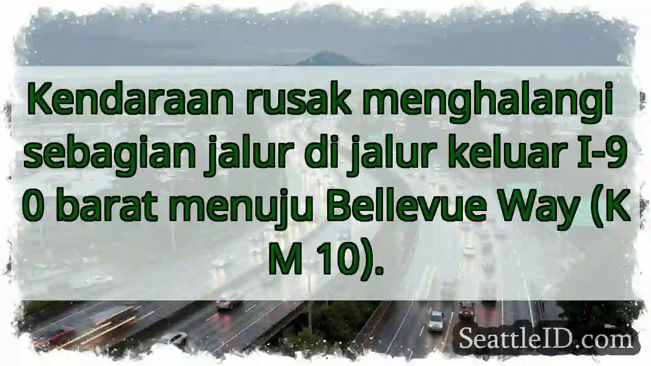 Kendaraan rusak, jalur tersumbat I-90.